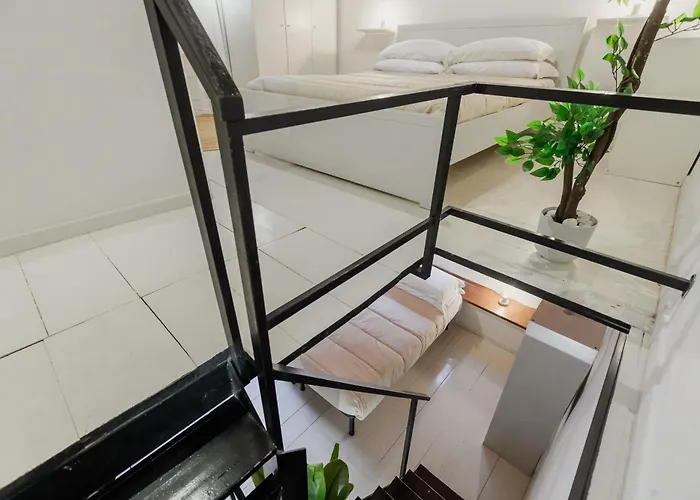 Duplex Trastevere With Courtyard דירה רומא
