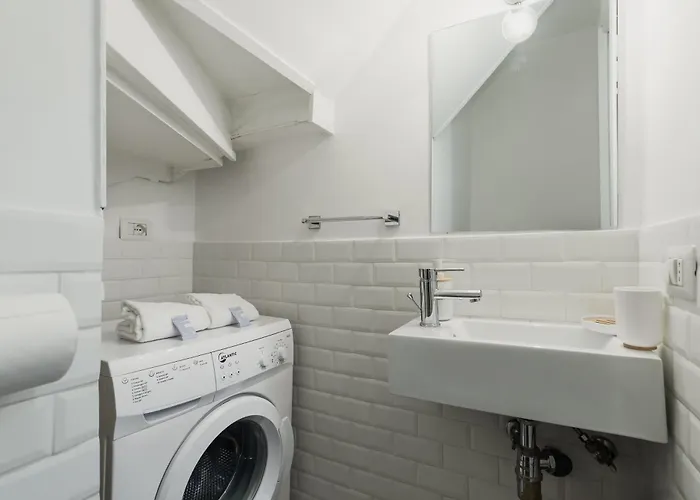 Duplex Trastevere With Courtyard דירה *