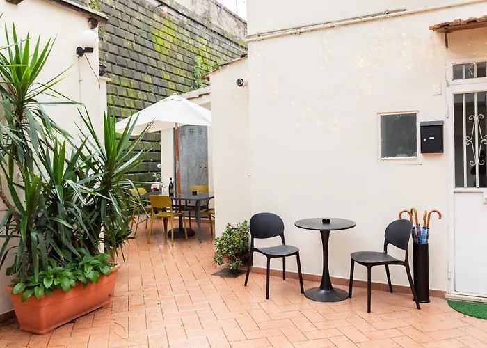 Duplex Trastevere With Courtyard רומא