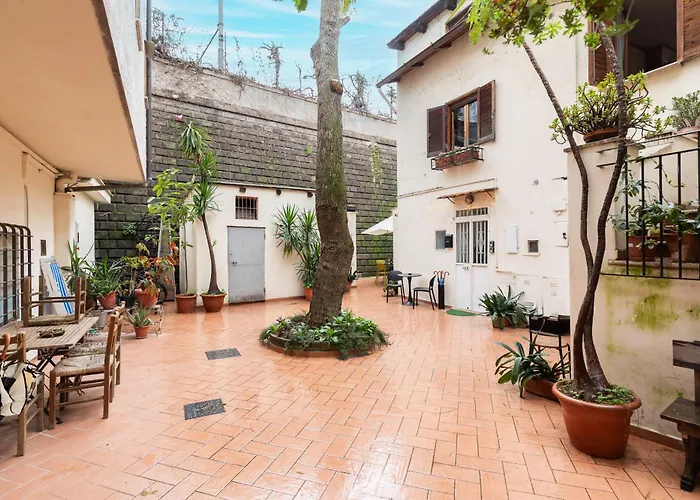 Duplex Trastevere With Courtyard דירה רומא